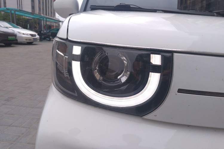 Used Chery QQ Ice Cream 2022 170km Sundae Phosphate Lithium-Ion Right Front Headlight
