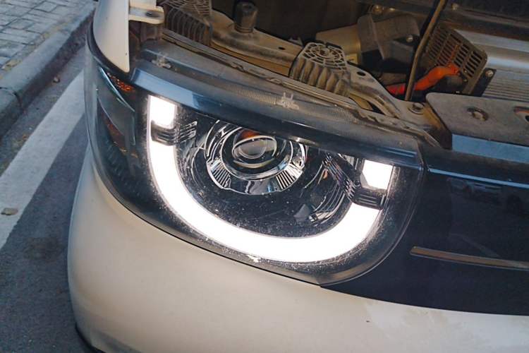 Used Chery QQ Ice Cream 2022 170km Sundae Phosphate Lithium-Ion Right Front Headlight