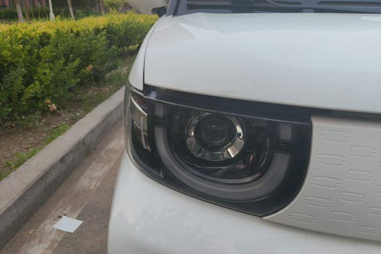 Used Chery QQ Ice Cream 2022 170km Sundae Phosphate Lithium-Ion Right Front Headlight