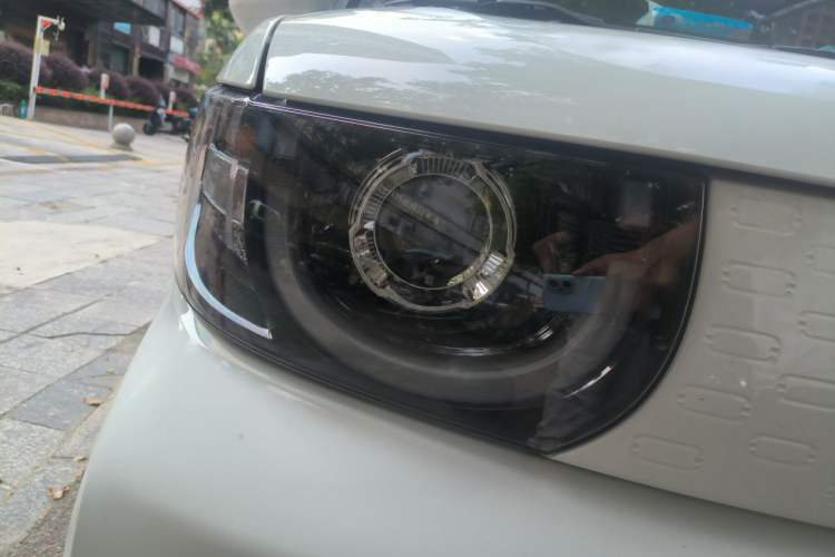 Used Chery QQ Ice Cream 2022 170km Sundae Ternary Lithium Right Front Headlight
