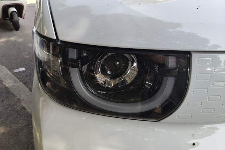 Used Chery QQ Ice Cream 2022 170km Sundae Phosphate Lithium-Ion Right Front Headlight