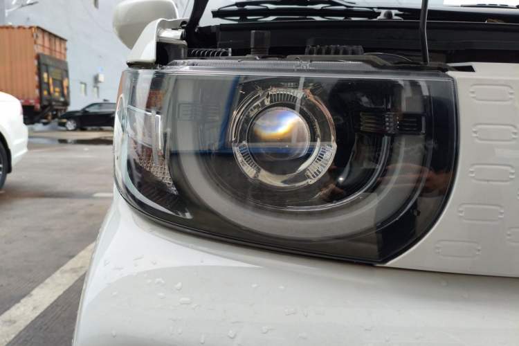 Used Chery QQ Ice Cream 2022 170km Sundae Phosphate Lithium-Ion Right Front Headlight