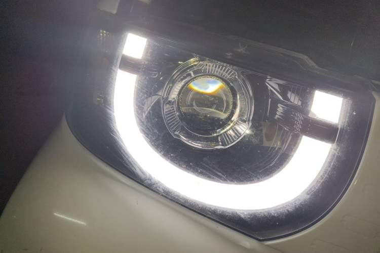 Used Chery QQ Ice Cream 2022 120km Conical Shape Lithium Iron Phosphate Right Front Headlight