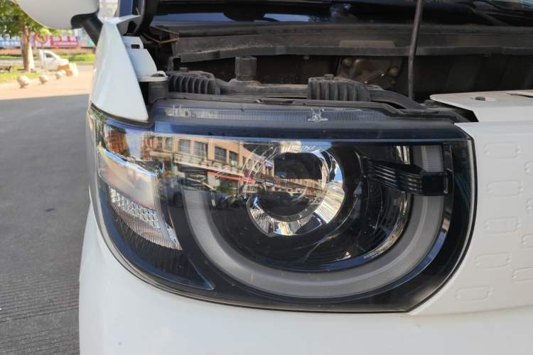 Used Chery QQ Ice Cream 2022 170km Sundae Phosphate Lithium-Ion Right Front Headlight