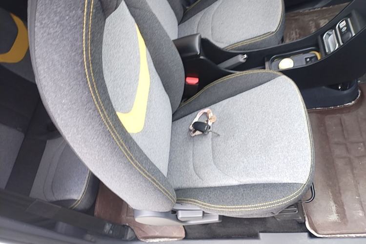 Used Chery QQ Ice Cream 2022 120km Conical Shape Lithium Iron Phosphate Right Front Seat