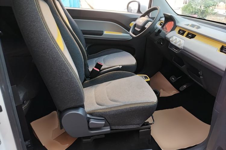 Used Chery QQ Ice Cream 2022 170km Sundae Phosphate Lithium-Ion Right Front Seat
