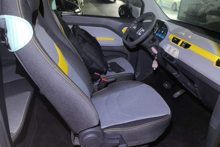 Used Chery QQ Ice Cream 2022 120km Conical Shape Lithium Iron Phosphate Right Front Seat