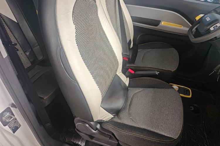 Used Chery QQ Ice Cream 2022 170km Sundae Phosphate Lithium-Ion Right Front Seat