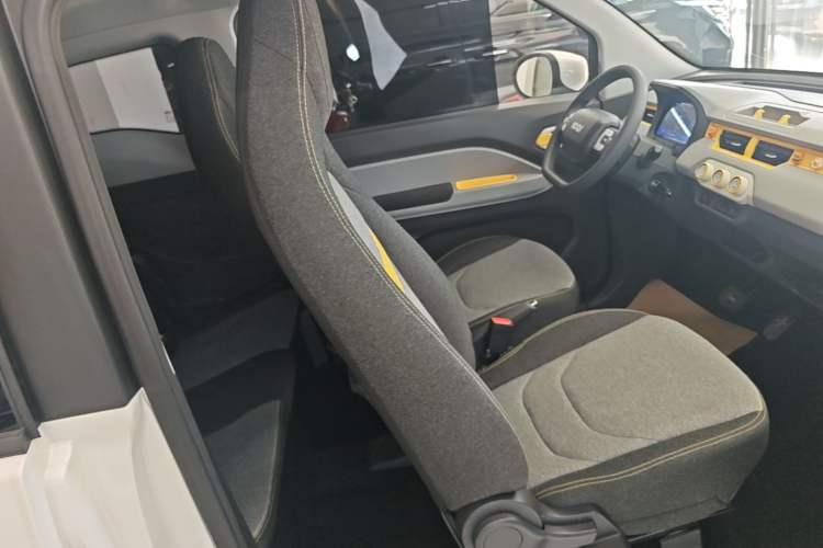 Used Chery QQ Ice Cream 2022 120km Conical Shape Lithium Iron Phosphate Right Front Seat