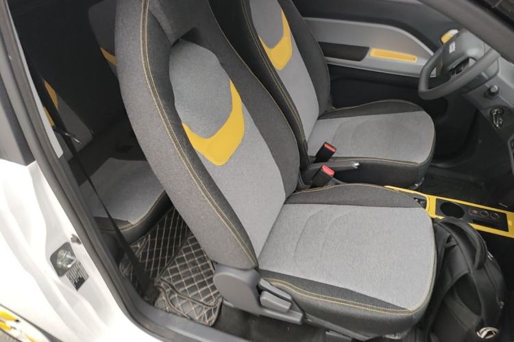 Used Chery QQ Ice Cream 2022 120km Milkshake Phosphate Lithium-Iron Right Front Seat