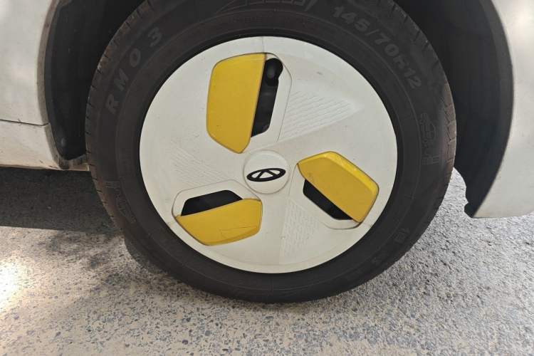 Used Chery QQ Ice Cream 2022 120km Conical Shape Lithium Iron Phosphate Right Front Wheel Hub
