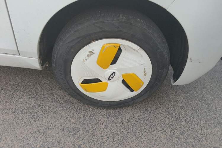 Used Chery QQ Ice Cream 2022 170km Sundae Phosphate Lithium-Ion Right Front Wheel Hub