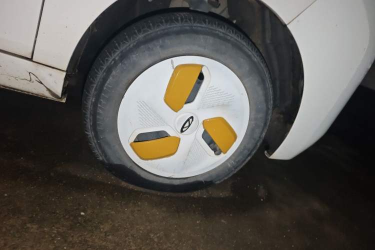Used Chery QQ Ice Cream 2022 170km Sundae Ternary Lithium Right Front Wheel Hub
