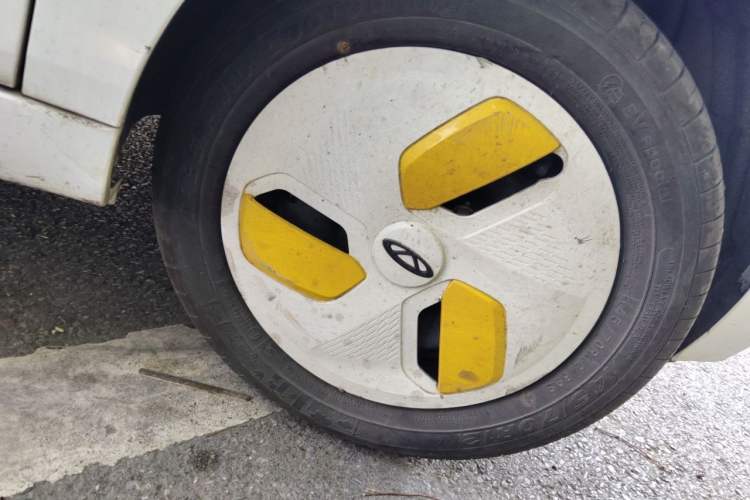 Used Chery QQ Ice Cream 2022 170km Sundae Phosphate Lithium-Ion Right Front Wheel Hub