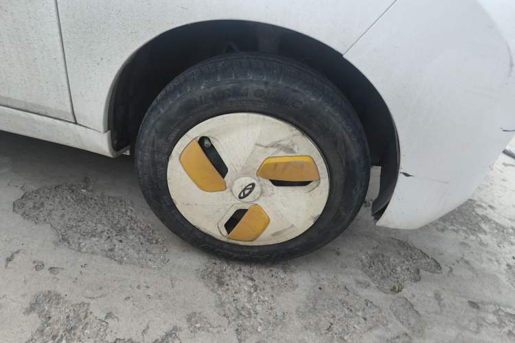 Used Chery QQ Ice Cream 2022 120km Milkshake Phosphate Lithium-Iron Right Front Wheel Hub