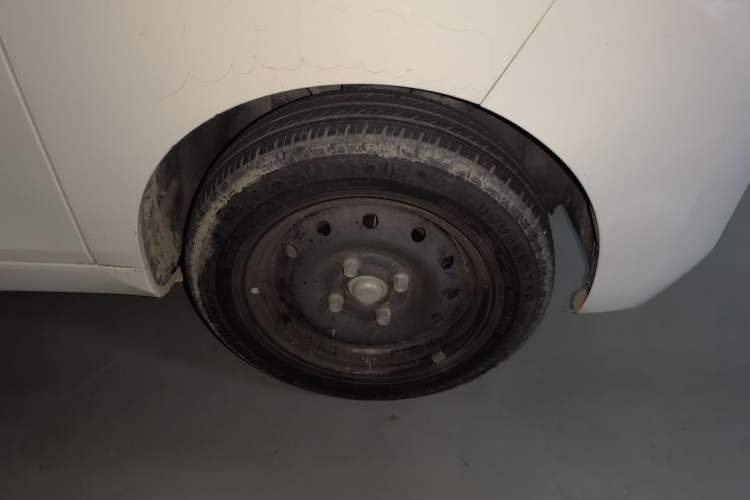 Used Chery QQ Ice Cream 2022 120km Conical Shape Lithium Iron Phosphate Right Front Wheel Hub