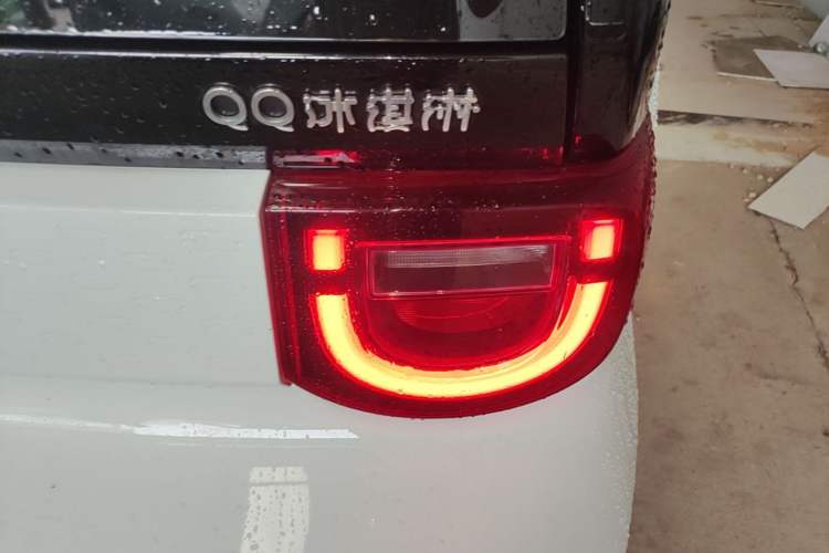 Used Chery QQ Ice Cream 2022 170km Sundae Phosphate Lithium-Ion Right Rear Taillight