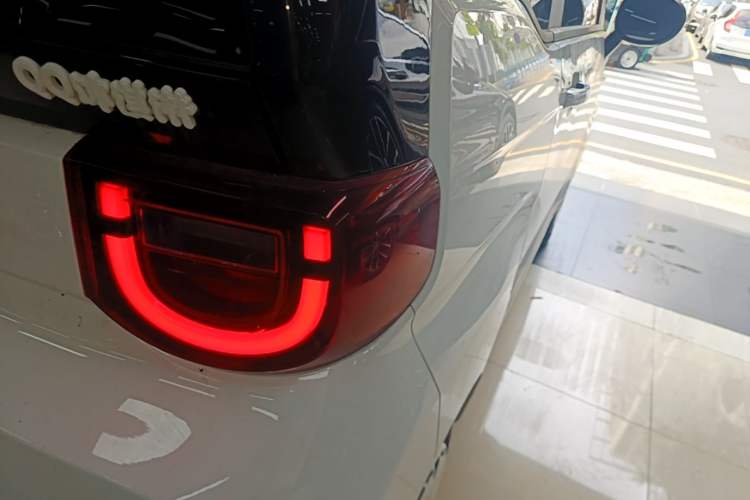 Used Chery QQ Ice Cream 2022 170km Sundae Phosphate Lithium-Ion Right Rear Taillight