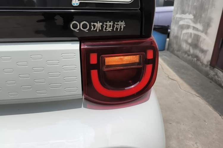Used Chery QQ Ice Cream 2022 170km Sundae Phosphate Lithium-Ion Right Rear Taillight