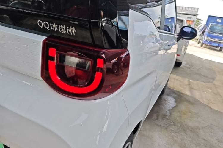 Used Chery QQ Ice Cream 2022 170km Sundae Phosphate Lithium-Ion Right Rear Taillight