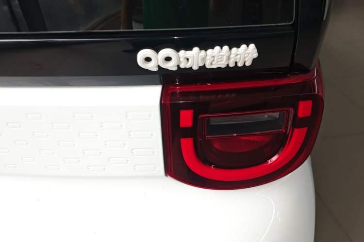 Used Chery QQ Ice Cream 2022 170km Sundae Phosphate Lithium-Ion Right Rear Taillight