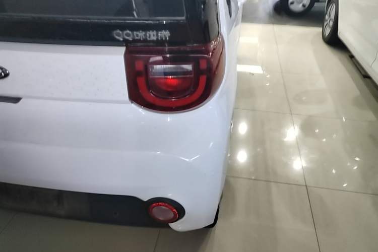 Used Chery QQ Ice Cream 2022 120km Conical Shape Lithium Iron Phosphate Right Rear Taillight