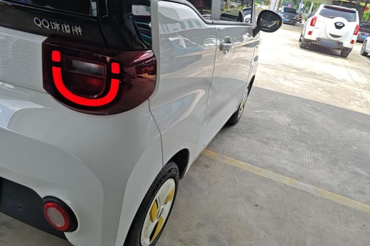 Used Chery QQ Ice Cream 2022 170km Sundae Phosphate Lithium-Ion Right Rear Taillight