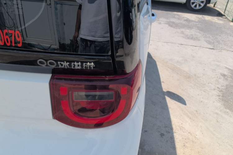 Used Chery QQ Ice Cream 2022 120km Conical Shape Lithium Iron Phosphate Right Rear Taillight