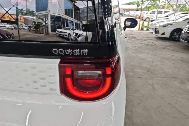 Used Chery QQ Ice Cream 2022 170km Sundae Phosphate Lithium-Ion Right Rear Taillight