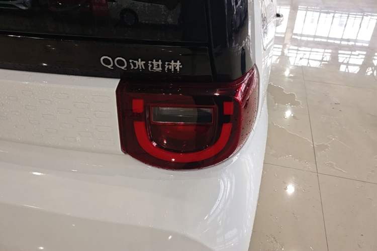 Used Chery QQ Ice Cream 2022 170km Sundae Phosphate Lithium-Ion Right Rear Taillight