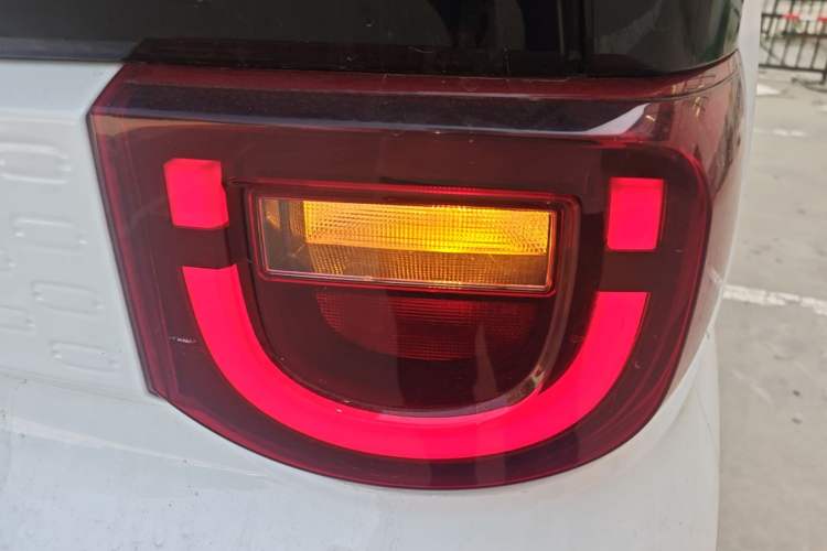 Used Chery QQ Ice Cream 2022 170km Sundae Phosphate Lithium-Ion Right Rear Taillight