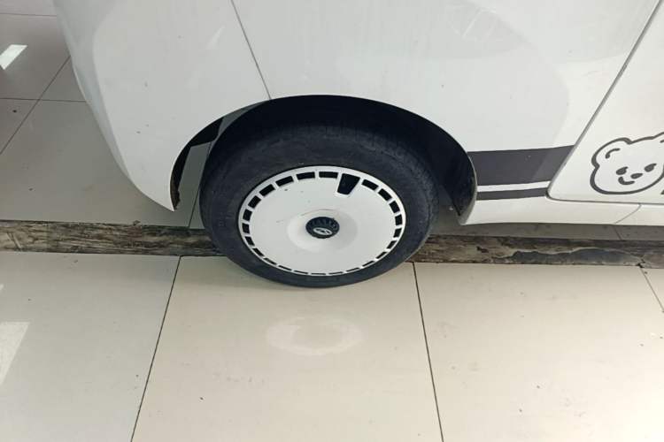 Used Chery QQ Ice Cream 2022 170km Sundae Phosphate Lithium-Ion Right Rear Wheel Hub