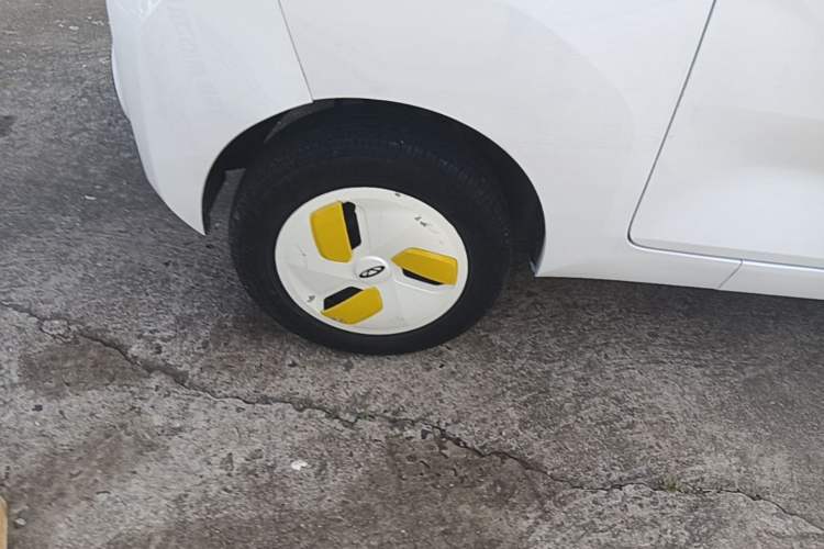 Used Chery QQ Ice Cream 2022 120km Conical Shape Lithium Iron Phosphate Right Rear Wheel Hub