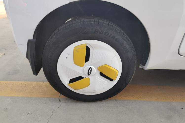 Used Chery QQ Ice Cream 2022 120km Conical Shape Lithium Iron Phosphate Right Rear Wheel Hub
