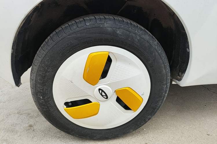 Used Chery QQ Ice Cream 2022 170km Sundae Phosphate Lithium-Ion Right Rear Wheel Hub