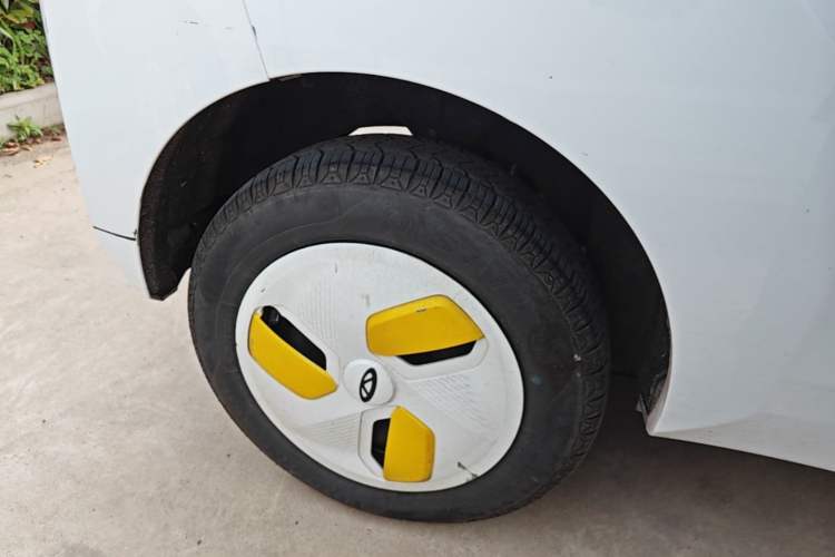 Used Chery QQ Ice Cream 2022 120km Conical Shape Lithium Iron Phosphate Right Rear Wheel Hub