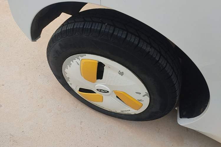 Used Chery QQ Ice Cream 2022 120km Conical Shape Lithium Iron Phosphate Right Rear Wheel Hub