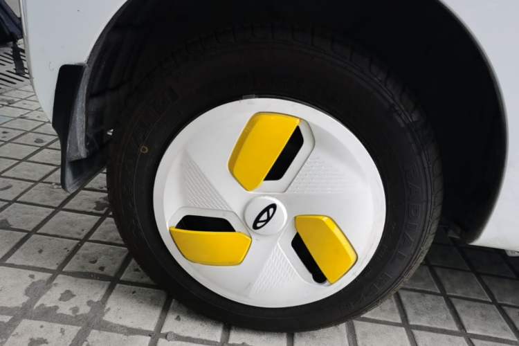 Used Chery QQ Ice Cream 2022 170km Sundae Phosphate Lithium-Ion Right Rear Wheel Hub