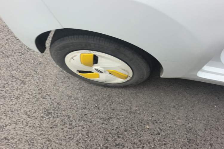 Used Chery QQ Ice Cream 2022 Pudding Model Right Rear Wheel Hub