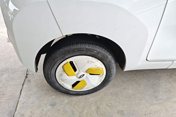 Used Chery QQ Ice Cream 2022 170km Sundae Phosphate Lithium-Ion Right Rear Wheel Hub
