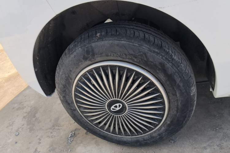 Used Chery QQ Ice Cream 2022 120km Conical Shape Lithium Iron Phosphate Right Rear Wheel Hub