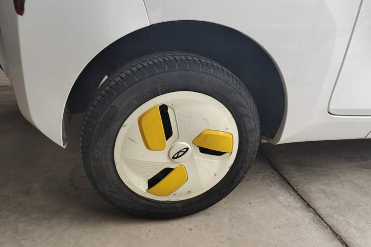 Used Chery QQ Ice Cream 2022 170km Sundae Phosphate Lithium-Ion Right Rear Wheel Hub