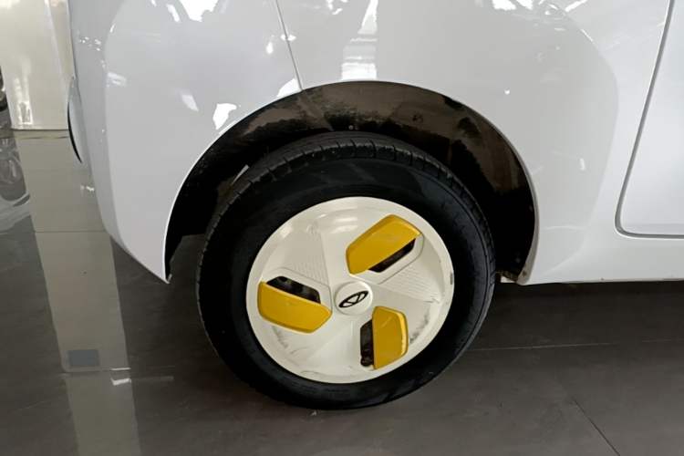 Used Chery QQ Ice Cream 2022 170km Sundae Phosphate Lithium-Ion Right Rear Wheel Hub
