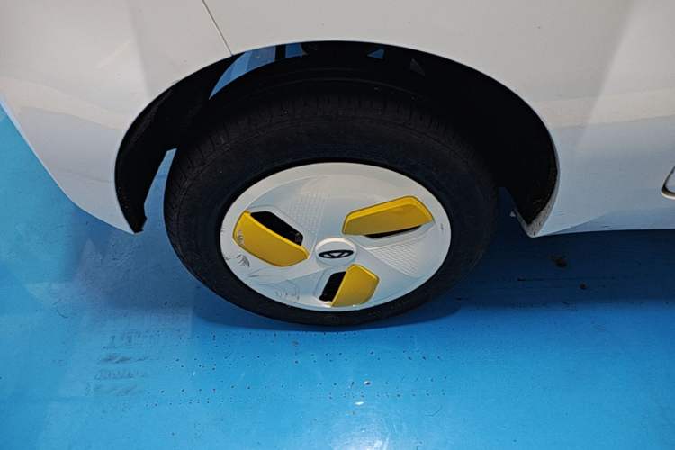 Used Chery QQ Ice Cream 2022 170km Sundae Phosphate Lithium-Ion Right Rear Wheel Hub