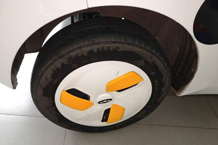 Used Chery QQ Ice Cream 2022 170km Sundae Phosphate Lithium-Ion Right Rear Wheel Hub