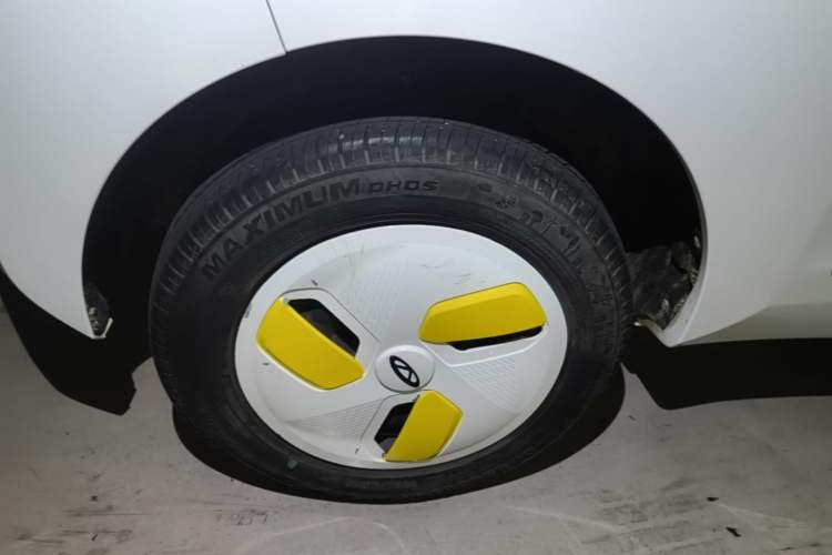 Used Chery QQ Ice Cream 2022 120km Conical Shape Lithium Iron Phosphate Right Rear Wheel Hub