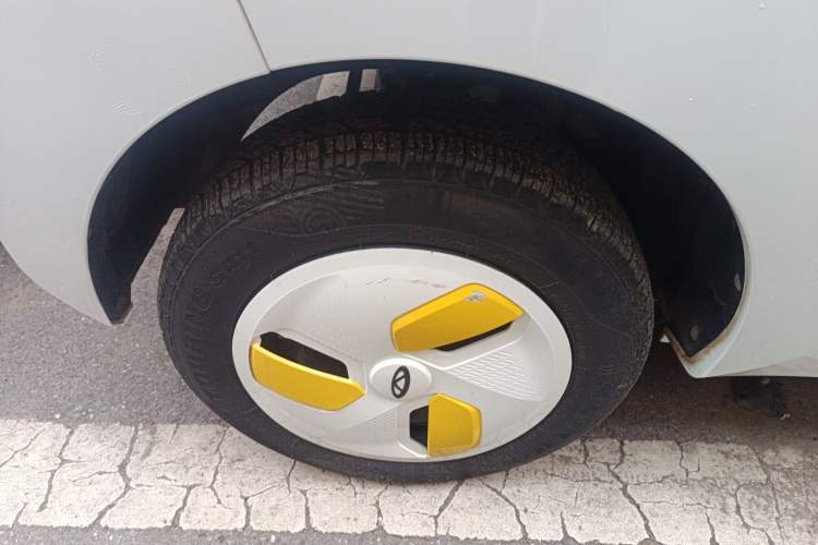 Used Chery QQ Ice Cream 2022 170km Sundae Phosphate Lithium-Ion Right Rear Wheel Hub