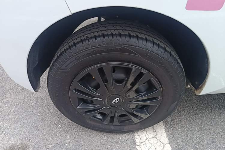 Used Chery QQ Ice Cream 2022 Pudding Model Right Rear Wheel Hub