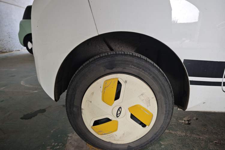 Used Chery QQ Ice Cream 2022 170km Sundae Phosphate Lithium-Ion Right Rear Wheel Hub
