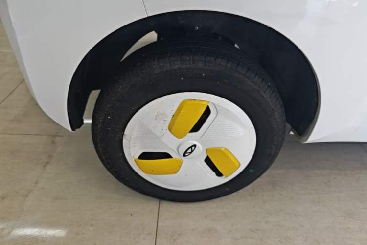 Used Chery QQ Ice Cream 2022 120km Conical Shape Lithium Iron Phosphate Right Rear Wheel Hub
